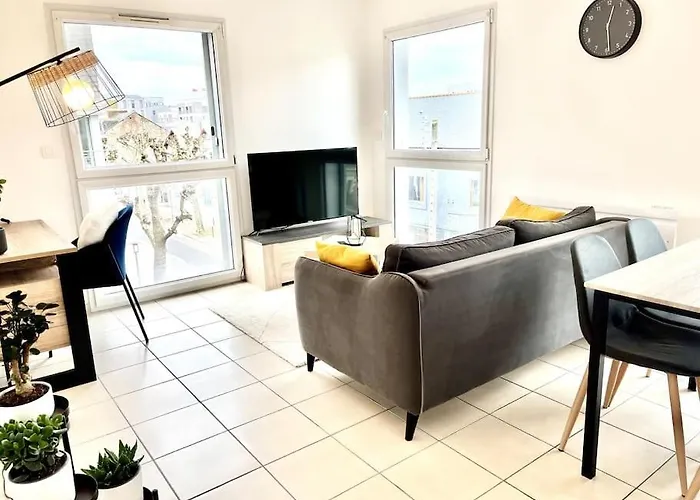 T2 Republique Parking Inclus